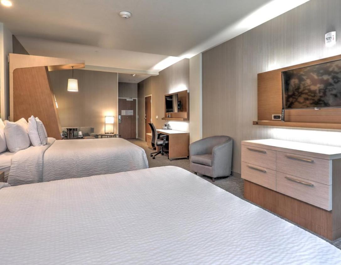 Courtyard By Marriott Deptford Hotel Almonesson Exterior foto